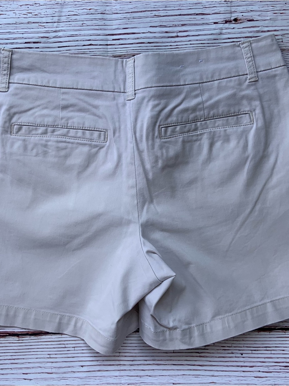 Crown & Ivy Women's Classic Cotton Blend Shorts Light Beige Size 4 - Picture 4 of 4